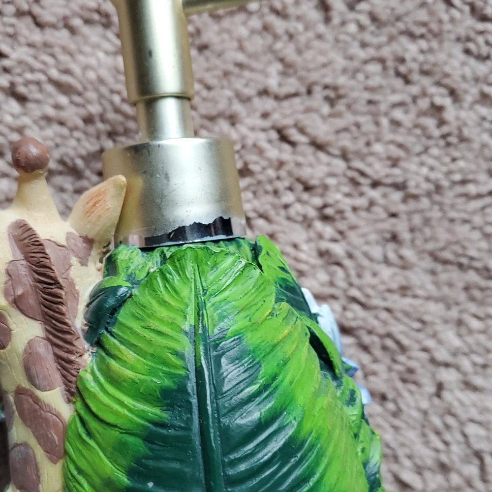 Tropical Green Bathroom Set with Safari Design